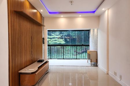 Apartamento para alugar com 92m², 2 quartos e 1 vaga Apartamento para alugar com 92m², 2 quartos e 1 vagaSala