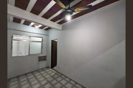 Sala de casa de condomínio para alugar com 1 quarto, 75m² em Taquara, Rio de Janeiro
