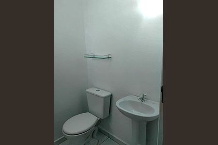Banheiro de apartamento à venda com 2 quartos, 55m² em Bandeiras, Osasco