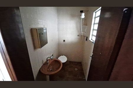 Casa para alugar com 70m², 2 quartos e sem vaga Casa para alugar com 70m², 2 quartos e sem vagaBanheiro