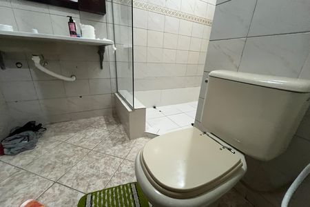 Casa para alugar com 105m², 3 quartos e sem vaga Casa para alugar com 105m², 3 quartos e sem vagaBanheiro da suite