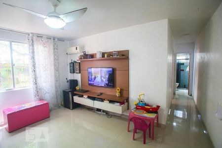 Sala de apartamento para alugar com 2 quartos, 56m² em Taquara, Rio de Janeiro