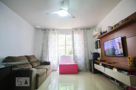 Sala de apartamento para alugar com 2 quartos, 56m² em Taquara, Rio de Janeiro