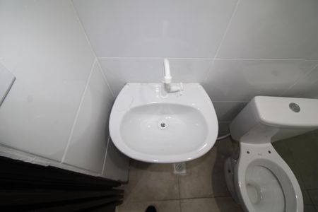 Banheiro de apartamento para alugar com 1 quarto, 24m² em Sítio do Mandaqui, São Paulo