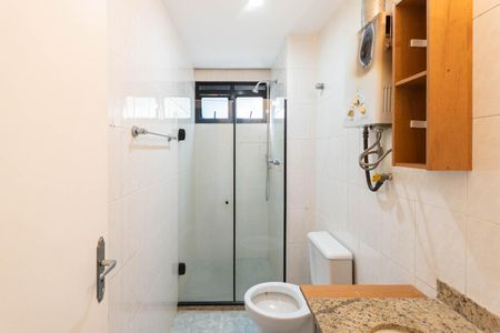 Banheiro de apartamento para alugar com 2 quartos, 55m² em Rio Comprido, Rio de Janeiro
