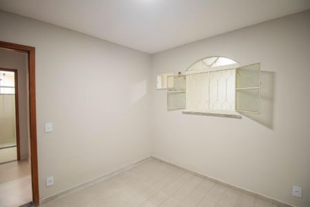 Quarto 1 de casa para alugar com 2 quartos, 53m² em Colubandê, São Gonçalo