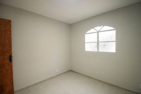 Quarto 2 de casa para alugar com 2 quartos, 53m² em Colubandê, São Gonçalo