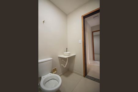 Casa para alugar com 53m², 2 quartos e sem vagaBanheiro