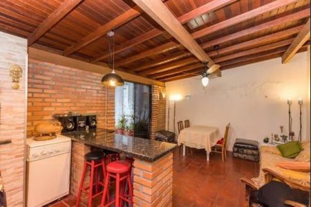 Apartamento para alugar com 181m², 3 quartos e sem vaga