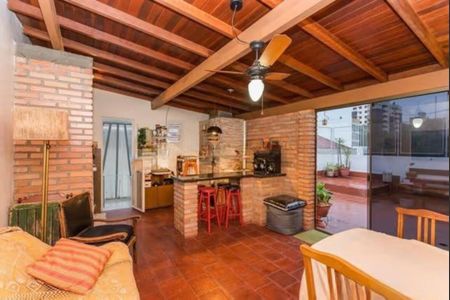 Apartamento para alugar com 181m², 3 quartos e sem vaga