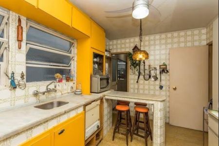 Apartamento para alugar com 181m², 3 quartos e sem vaga