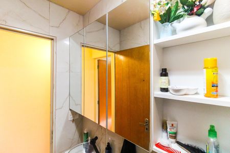 Casa de condomínio à venda com 65m², 2 quartos e 1 vaga Casa de condomínio à venda com 65m², 2 quartos e 1 vagaBanheiro