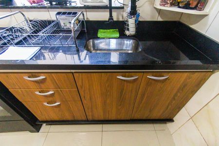 Casa de condomínio à venda com 65m², 2 quartos e 1 vaga Casa de condomínio à venda com 65m², 2 quartos e 1 vagaCozinha