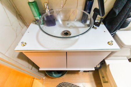 Casa de condomínio à venda com 65m², 2 quartos e 1 vaga Casa de condomínio à venda com 65m², 2 quartos e 1 vagaBanheiro