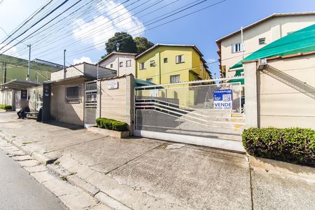 Casa de condomínio à venda com 65m², 2 quartos e 1 vaga Casa de condomínio à venda com 65m², 2 quartos e 1 vagaFachada + Placa