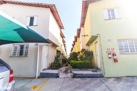 Casa de condomínio à venda com 65m², 2 quartos e 1 vaga Casa de condomínio à venda com 65m², 2 quartos e 1 vagaÁrea comum