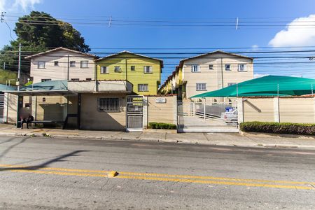 Casa de condomínio à venda com 65m², 2 quartos e 1 vaga Casa de condomínio à venda com 65m², 2 quartos e 1 vagaFachada + Placa