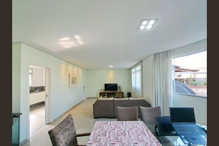 Apartamento para alugar com 4 quartos, 122m² em Nova Floresta, Belo Horizonte