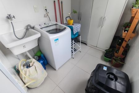 Apartamento à venda com 56m², 3 quartos e 1 vaga Apartamento à venda com 56m², 3 quartos e 1 vagaÁrea de Serviço