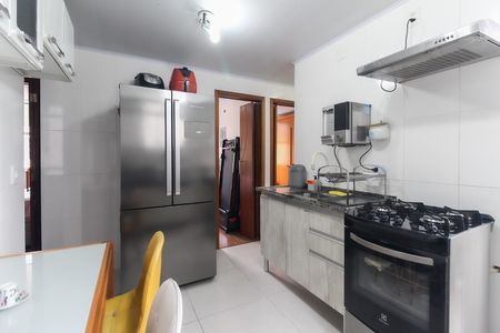 Cozinha de apartamento à venda com 3 quartos, 56m² em Conjunto Residencial José Bonifácio, São Paulo