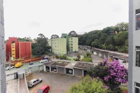 Vista Área de Serviço de apartamento à venda com 3 quartos, 56m² em Conjunto Residencial José Bonifácio, São Paulo
