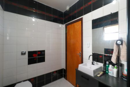 Casa à venda com 550m², 2 quartos e 4 vagasBanheiro