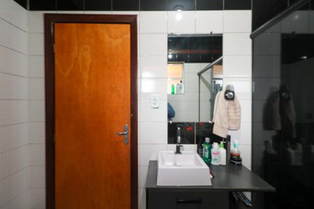 Casa à venda com 550m², 2 quartos e 4 vagasBanheiro