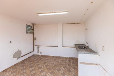 Casa à venda com 4 quartos, 131m² em Jardim Aeroporto, São Paulo