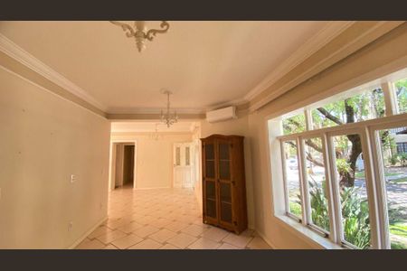 Casa à venda com 158m², 3 quartos e 4 vagas