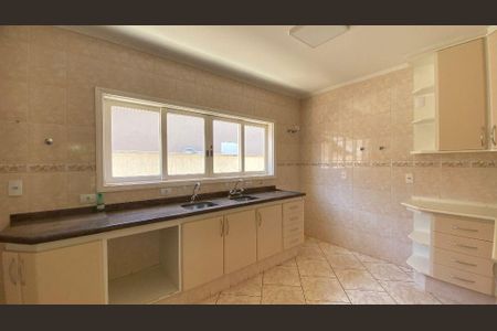 Casa à venda com 158m², 3 quartos e 4 vagas