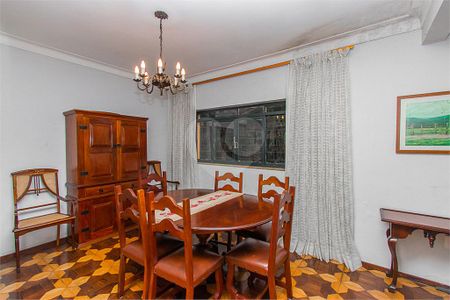 Casa à venda com 5 quartos, 320m² em Jardim da Gloria, São Paulo