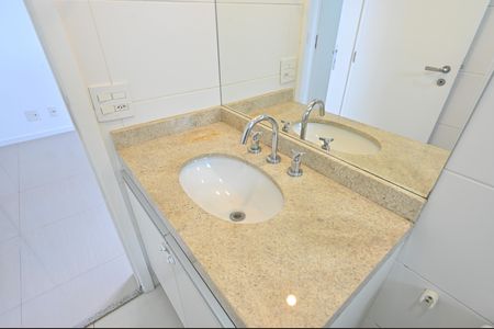 Apartamento para alugar com 75m², 2 quartos e 1 vagaBanheiro da Suíte