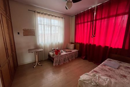 Casa à venda com 394m², 8 quartos e 4 vagas
