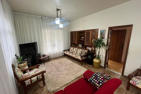Casa à venda com 394m², 8 quartos e 4 vagas