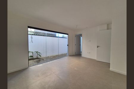 Casa de Condomínio à venda com 4 quartos, 220m² em Vargem Pequena, Rio de Janeiro