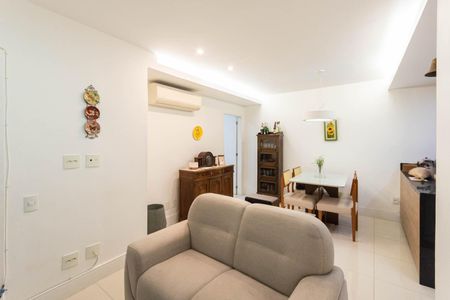 Apartamento à venda com 75m², 2 quartos e sem vagaSala