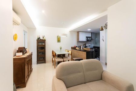 Apartamento à venda com 75m², 2 quartos e sem vagaSala