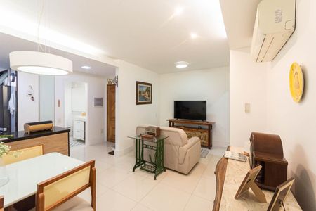 Apartamento à venda com 75m², 2 quartos e sem vagaSala