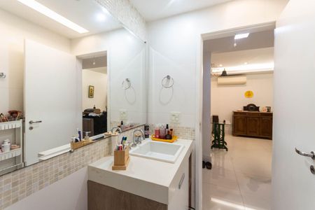 Apartamento à venda com 75m², 2 quartos e sem vagaBanheiro