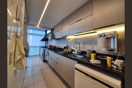 Apartamento à venda com 140m², 3 quartos e 2 vagas
