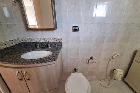 Casa para alugar com 212m², 4 quartos e 5 vagas Casa para alugar com 212m², 4 quartos e 5 vagasBanheiro da Suíte 2