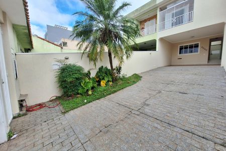Casa para alugar com 212m², 4 quartos e 5 vagas Casa para alugar com 212m², 4 quartos e 5 vagasGaragem