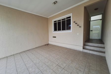 Casa para alugar com 212m², 4 quartos e 5 vagas Casa para alugar com 212m², 4 quartos e 5 vagasGaragem