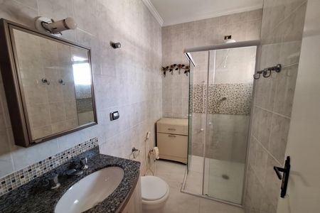 Casa para alugar com 212m², 4 quartos e 5 vagas Casa para alugar com 212m², 4 quartos e 5 vagasBanheiro da Suíte 2