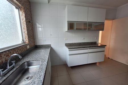 Casa para alugar com 212m², 4 quartos e 5 vagas Casa para alugar com 212m², 4 quartos e 5 vagasCozinha