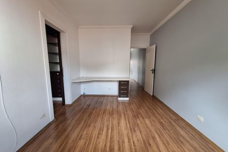 Casa para alugar com 212m², 4 quartos e 5 vagas Casa para alugar com 212m², 4 quartos e 5 vagasSuíte 1