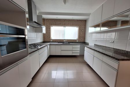 Casa para alugar com 212m², 4 quartos e 5 vagas Casa para alugar com 212m², 4 quartos e 5 vagasCozinha