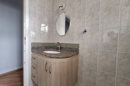 Casa para alugar com 212m², 4 quartos e 5 vagas Casa para alugar com 212m², 4 quartos e 5 vagasBanheiro Corredor