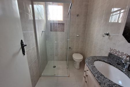 Casa para alugar com 212m², 4 quartos e 5 vagas Casa para alugar com 212m², 4 quartos e 5 vagasBanheiro da Suíte 1