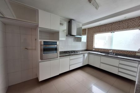 Casa para alugar com 212m², 4 quartos e 5 vagas Casa para alugar com 212m², 4 quartos e 5 vagasCozinha